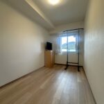 洋室　約５帖（バルコニー側）