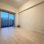 洋室　約4.8帖（右側）