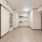 リビング 居住中ですが家具・家電を撤去後のイメージです。