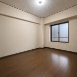 洋室 居住中ですが家具・家電を撤去後のイメージです。