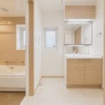 洗面室※家具・家電など撤去後のイメージになります。 (風呂)