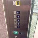 エレベーターボタン