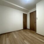 洋室　約５帖（玄関側）