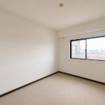 洋室 約5.4帖※家具・家電などを撤去し、リフォーム後のイメージ図です。 洋室 約5.4帖※家具・家電などを撤去し、リフォーム後のイメージ図です。