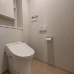 トイレ　家具・家電を撤去後のイメージです。