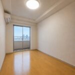 洋室　約7.4帖※家具・家電など撤去後のイメージになります。