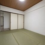 和室 居住中ですが家具・家電を撤去後のイメージです。